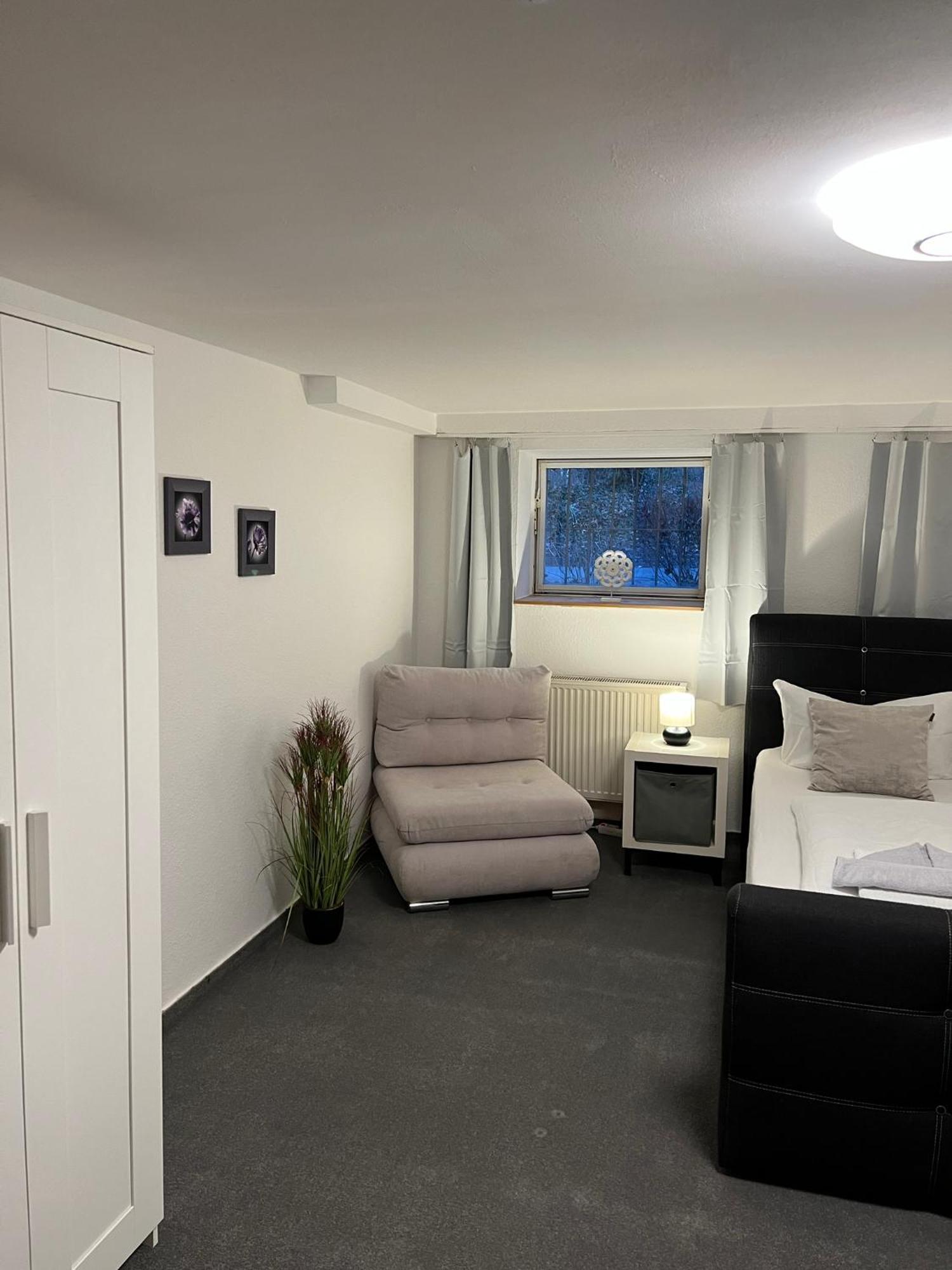 Apartment Souterrain Monteurwohnung Mit Sauna Und Garten
