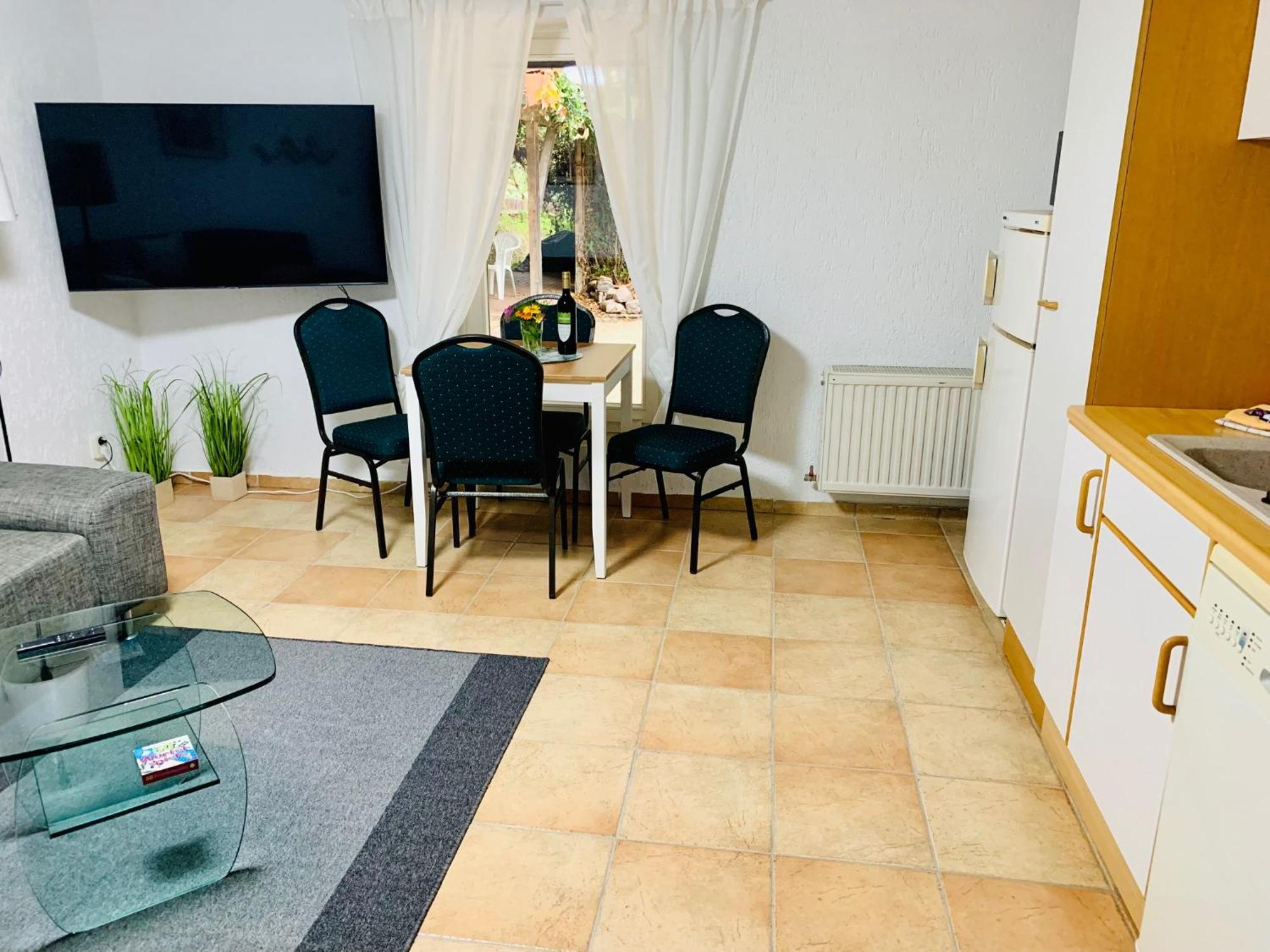 Apartment Souterrain Monteurwohnung Mit Sauna Und Garten *